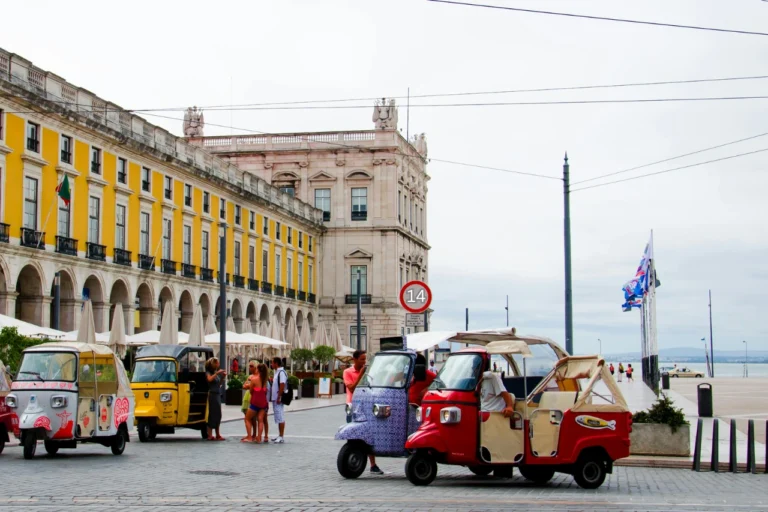 Top 03 Tuk Tuk Tours in Lisbon