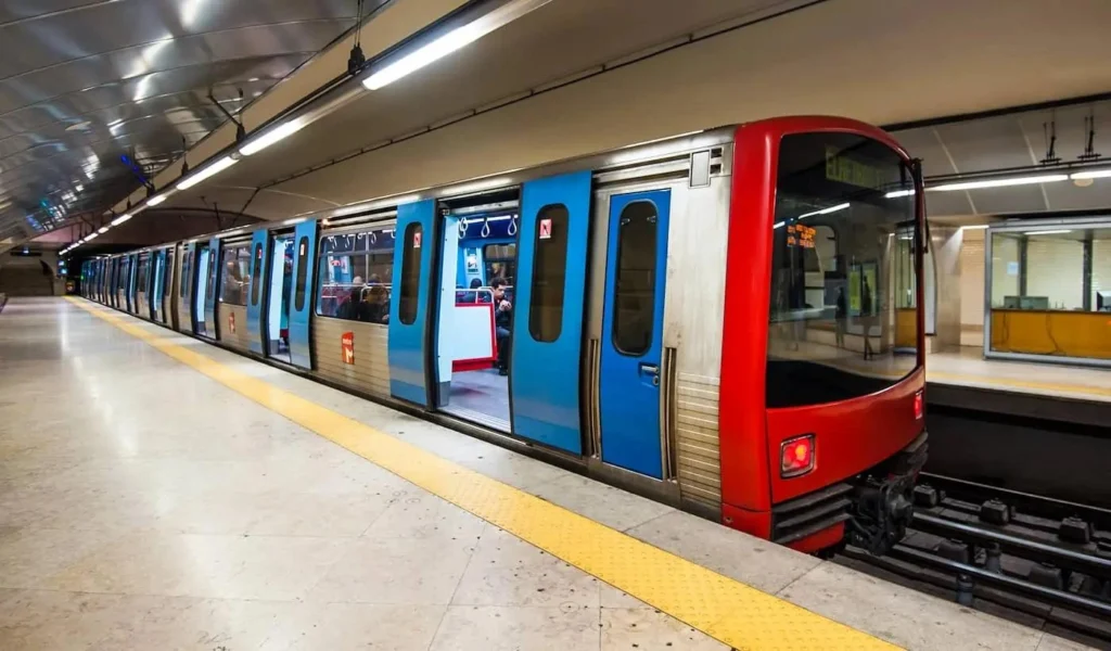 Lisbon Airport Transfer to City Center by Metro