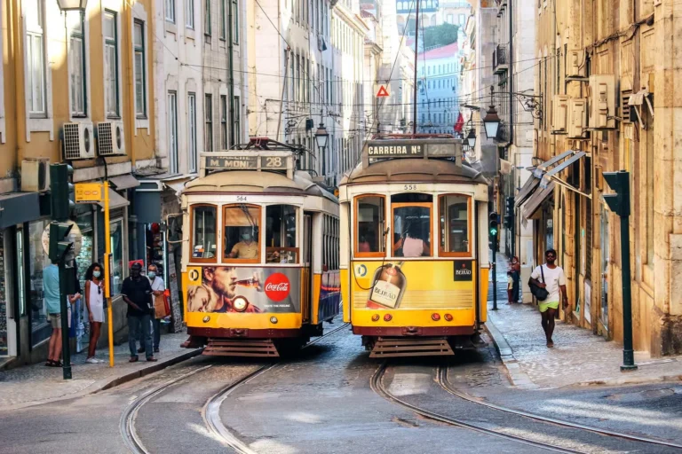 Lisbon Transport Guide (2026) Airport Transfers & Getting Around Made Easy